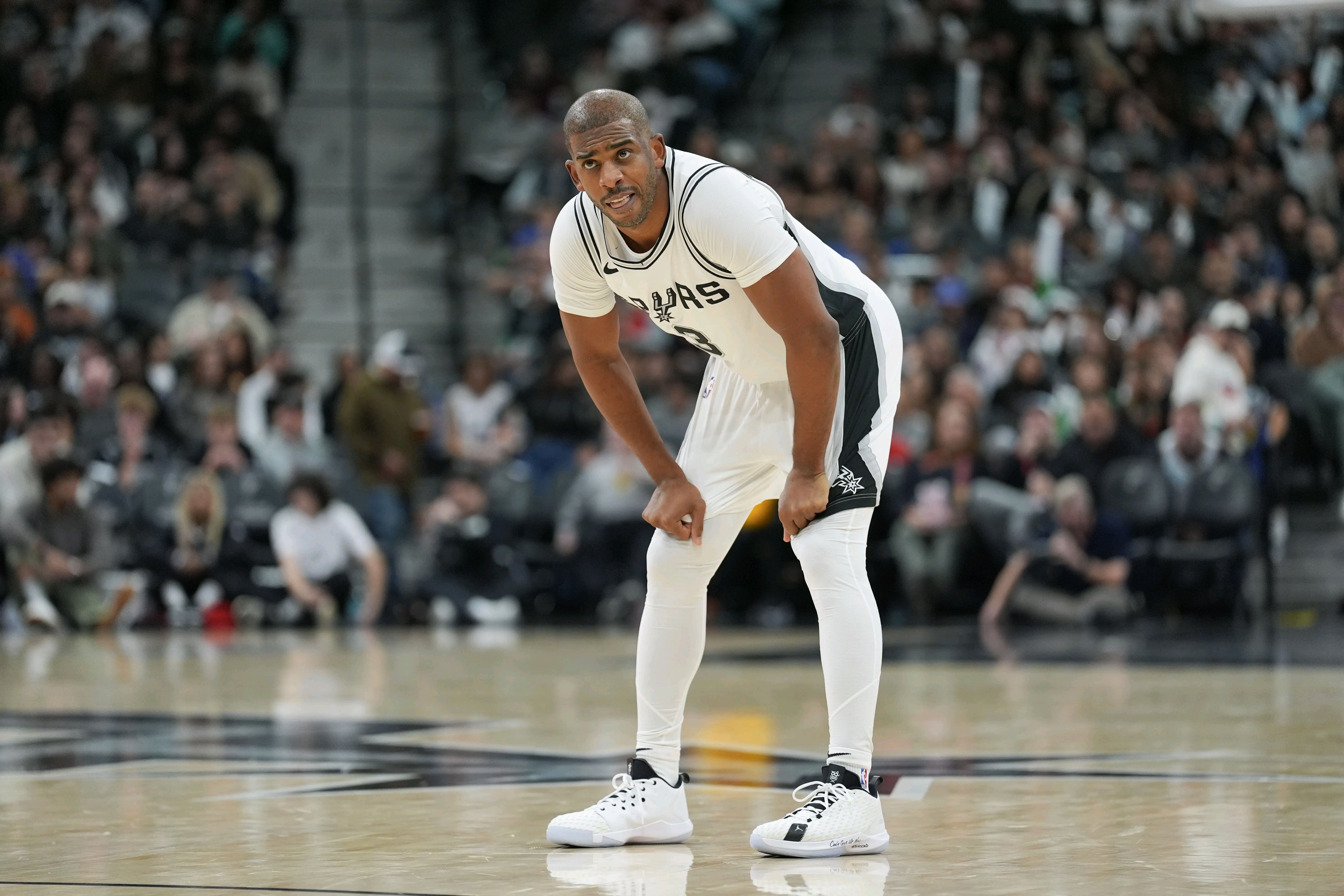 快船全队得分均衡领先胜勇士，继续稳坐榜首的简单介绍