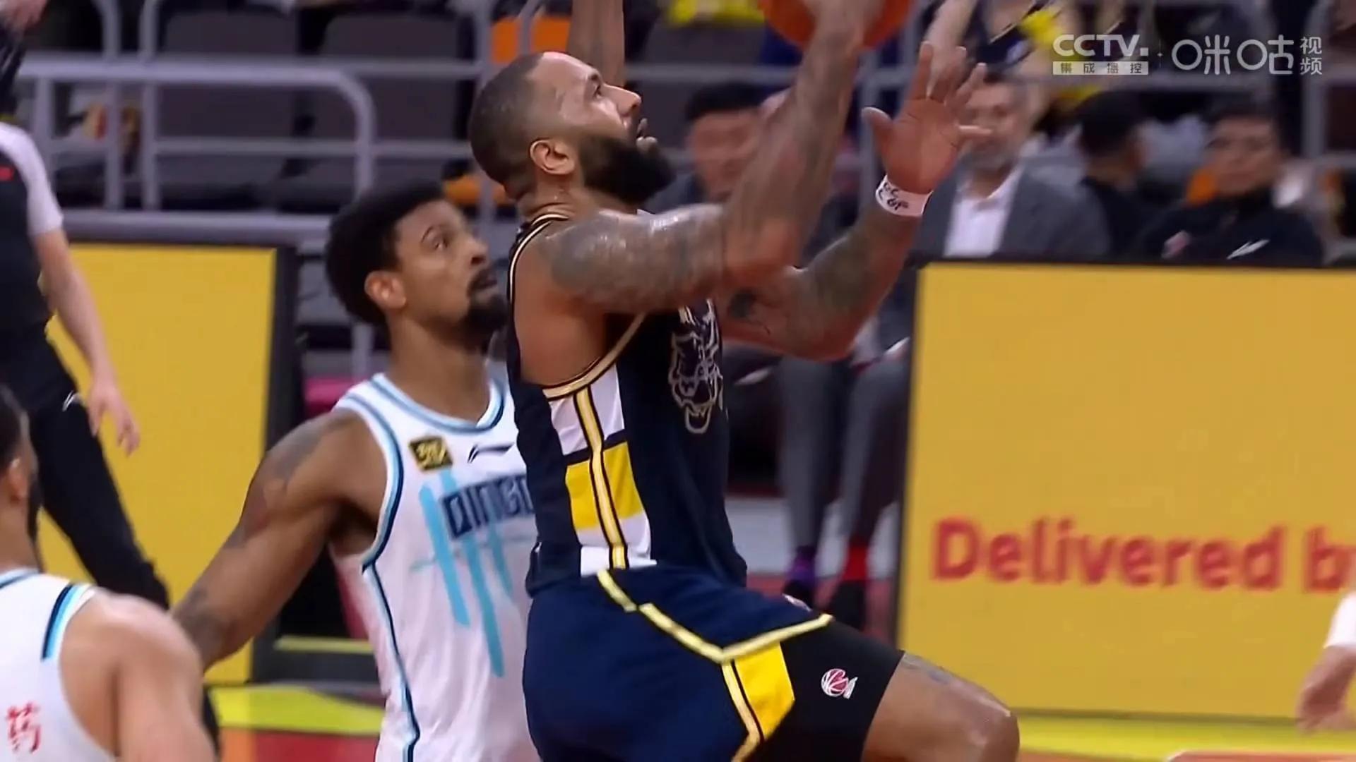 惊心动魄的篮球对决精彩呈现! 惊心动魄的篮球对决精彩呈现!