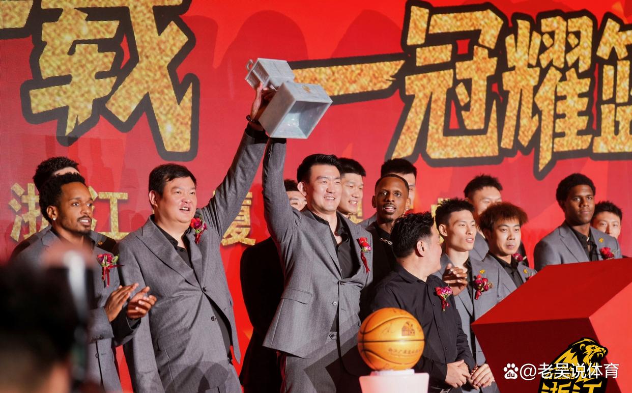 包含浙江广厦再胜四川金强队，继续领跑榜首的词条