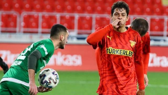 媒体质疑球队名宿出局,领队表示支持 媒体质疑球队名宿出局,领队表示支持