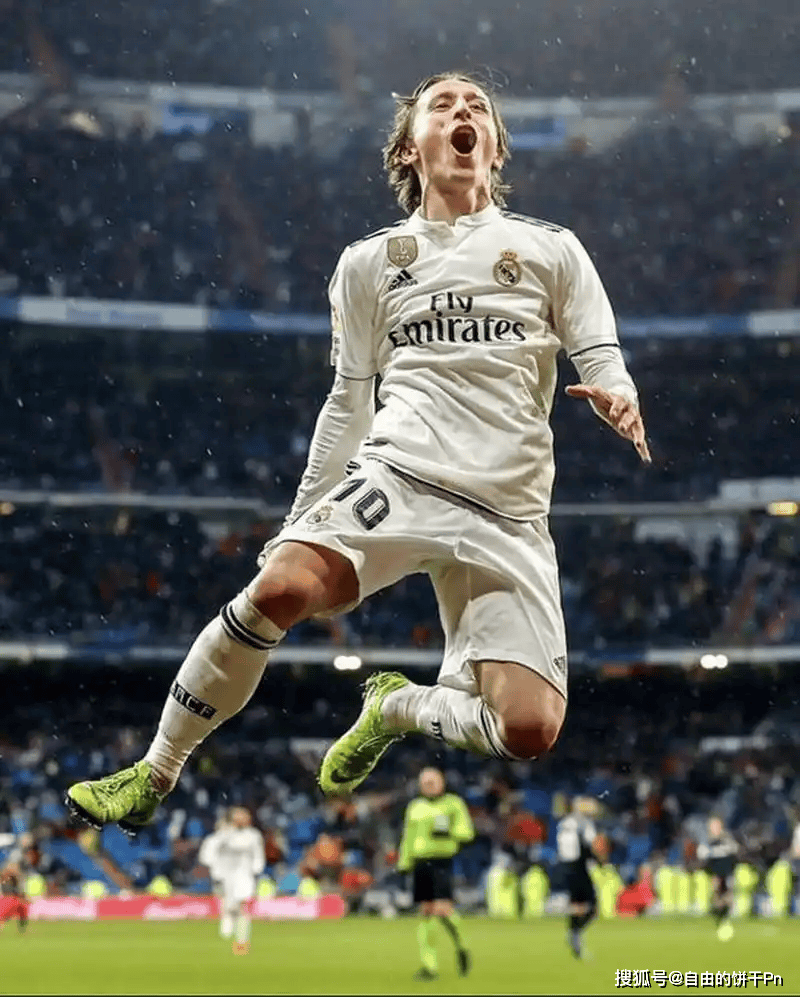 皇家马德里球队瞄准欧洲足球冠军奖杯的简单介绍 皇家马德里球队瞄准欧洲足球冠军奖杯的简单介绍