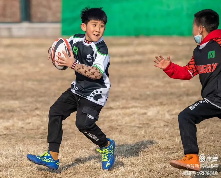 od体育亚洲官网-队员们奋勇拼搏，向胜利进发