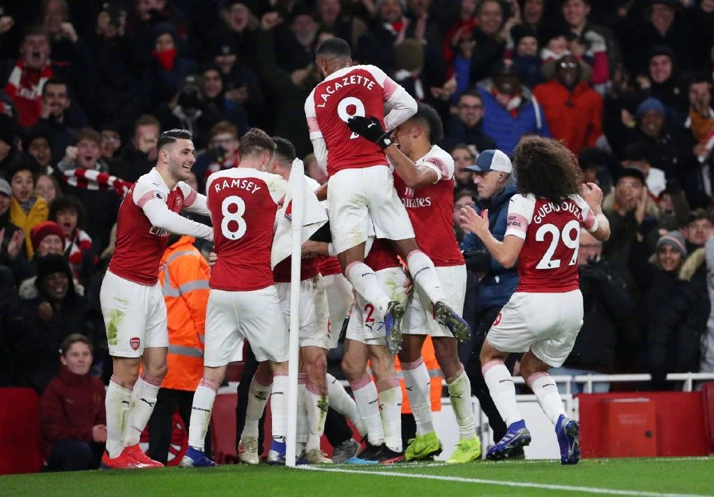 包含阿森纳奇兵掀翻对手，高歌猛进的词条