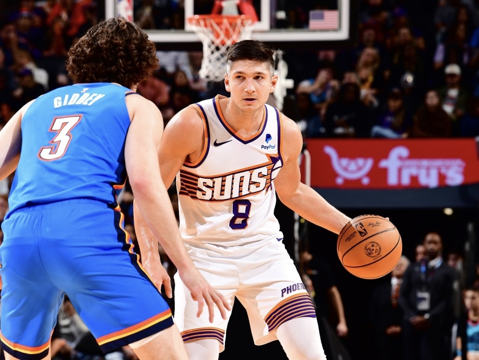 火箭大胜太阳，保持不败势头