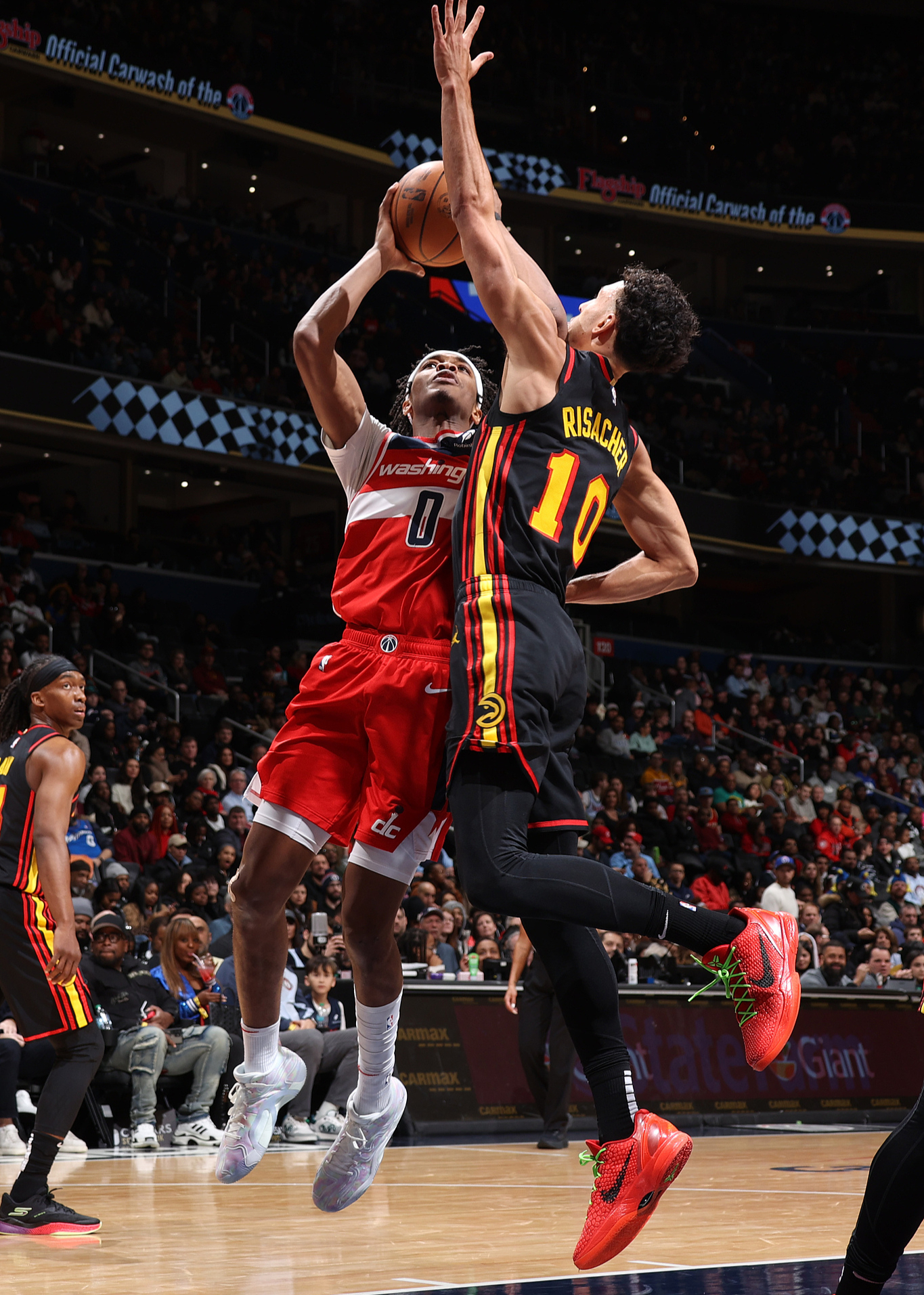 魔术客场大胜老鹰,取得两连胜 魔术客场大胜老鹰,取得两连胜