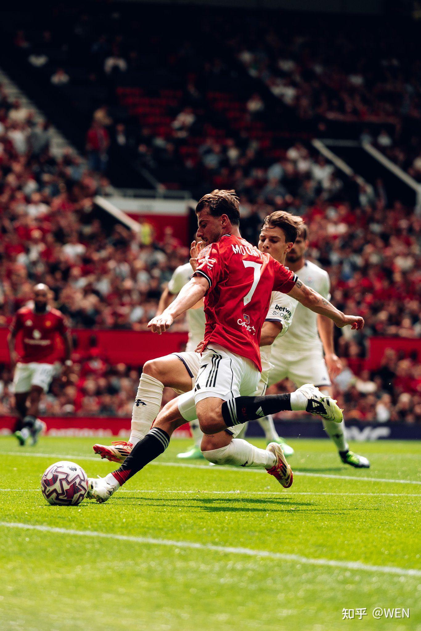 od体育平台-曼联客场吞败，让出榜首位置