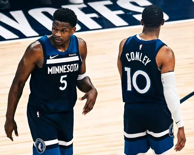 森林狼队防守稳固,取得重要胜利 森林狼队防守稳固,取得重要胜利